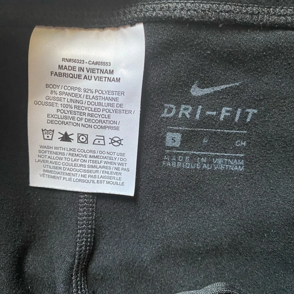 #1-NIKE-BLACK DRI FIT LEGGINGS-SIZE SMALL
